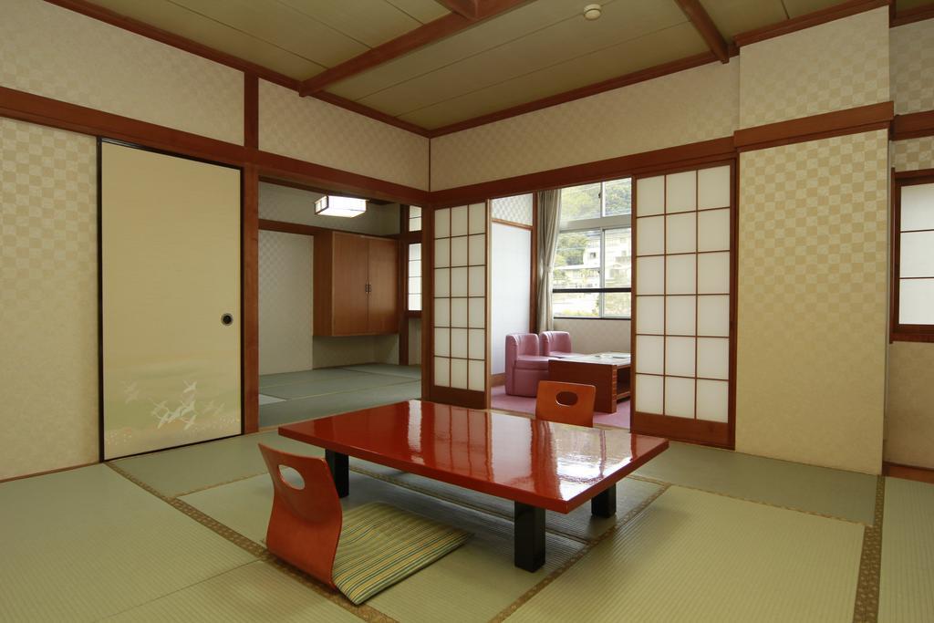 מלון איזונוקוני Izunagaoka Onsen Azumaya מראה חיצוני תמונה